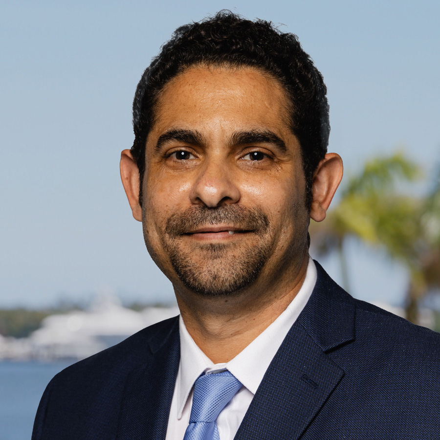 Alain Puente Santiago Headshot