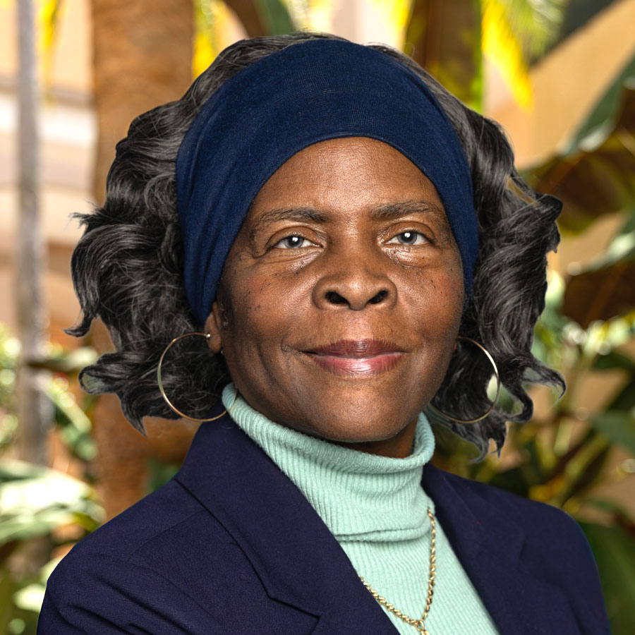 Karen Cole Smith Headshot