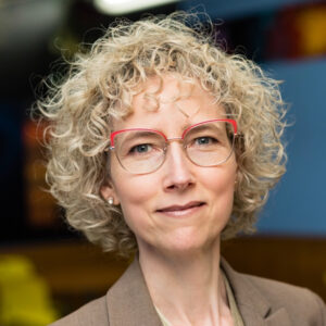 Erica Carlson Headshot