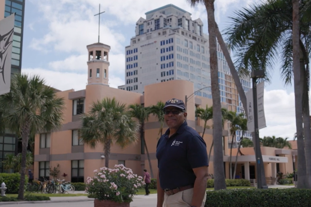 Thomas Parham Headshot 1200x800