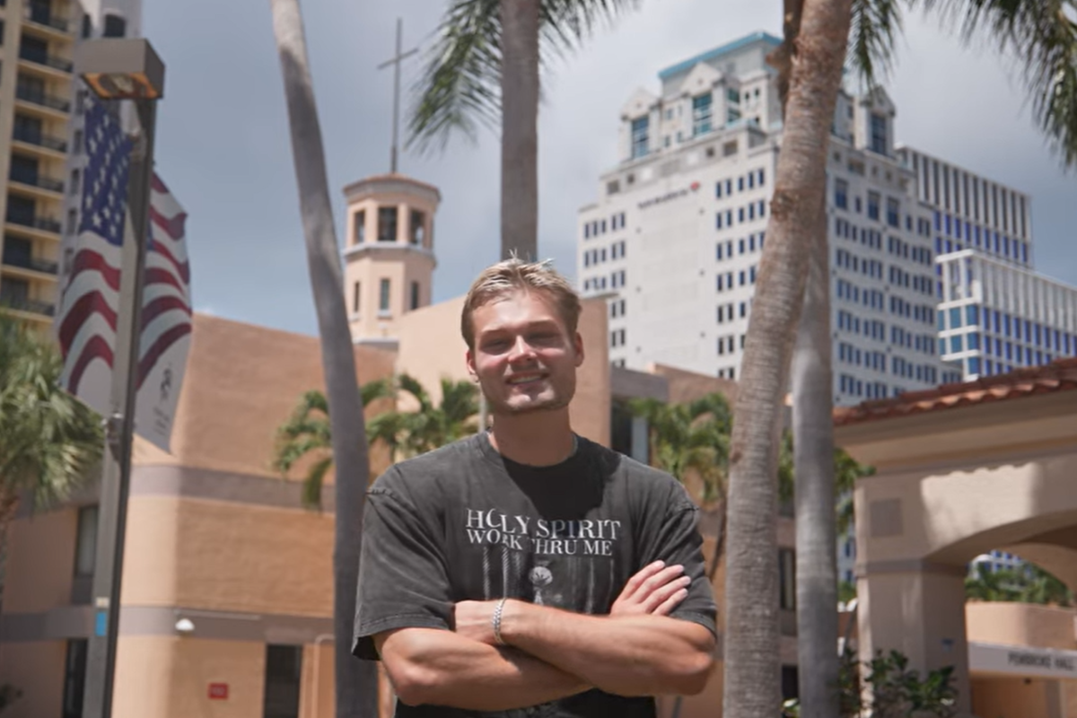 Von Michael Headshot 1200x800