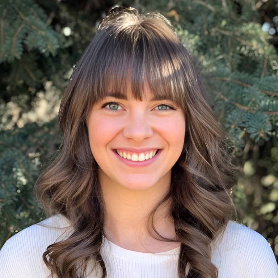 Taylor Rogg Headshot