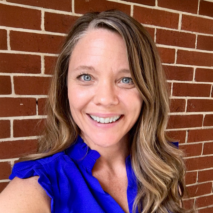 Wendy Eynon Headshot
