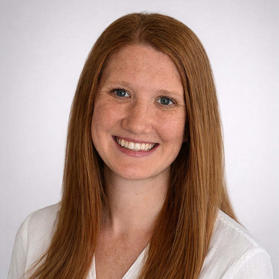 Ashley Robertson Headshot